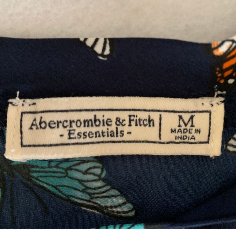 Abercrombie & Fitch Butterfly Print Blouse Size M Navy Short Sleeve Keyhole Back - Picture 8 of 11